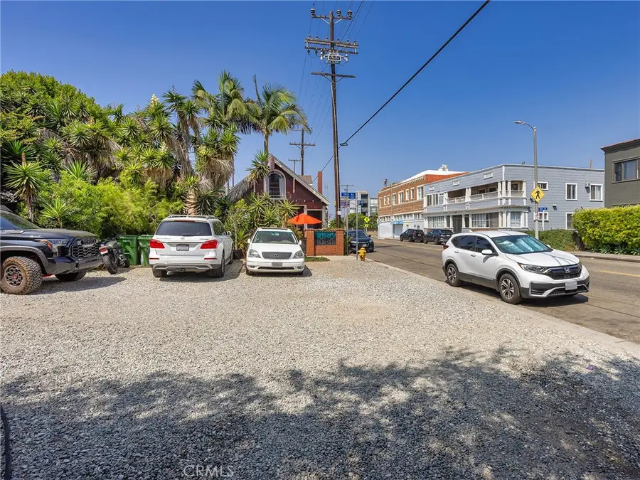1909 Pacific Avenue, Venice, CA 90291 - #3
