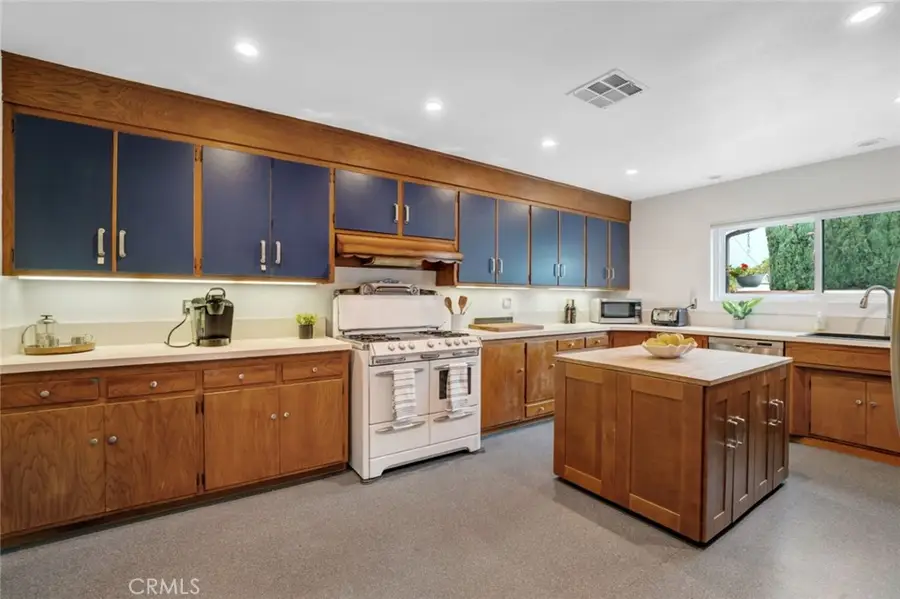 322 S Lincoln Street, Burbank, CA 91506 - #3