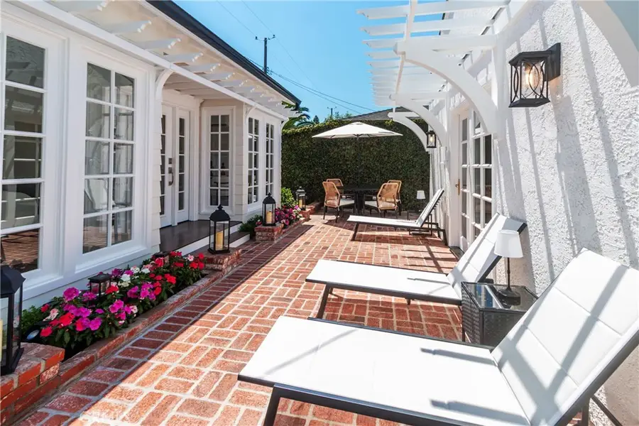 220 S Reese Place, Burbank, CA 91506 - #3