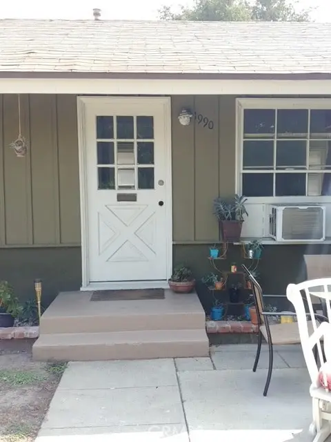 1988 N Ontario Street, Burbank, CA 91505