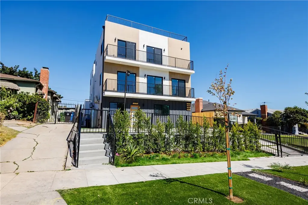 1330 S Longwood Avenue, Los Angeles, CA 90019 - #1
