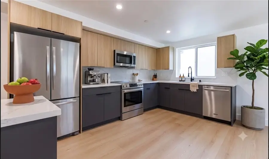 1330 S Longwood Avenue, Los Angeles, CA 90019 - #3