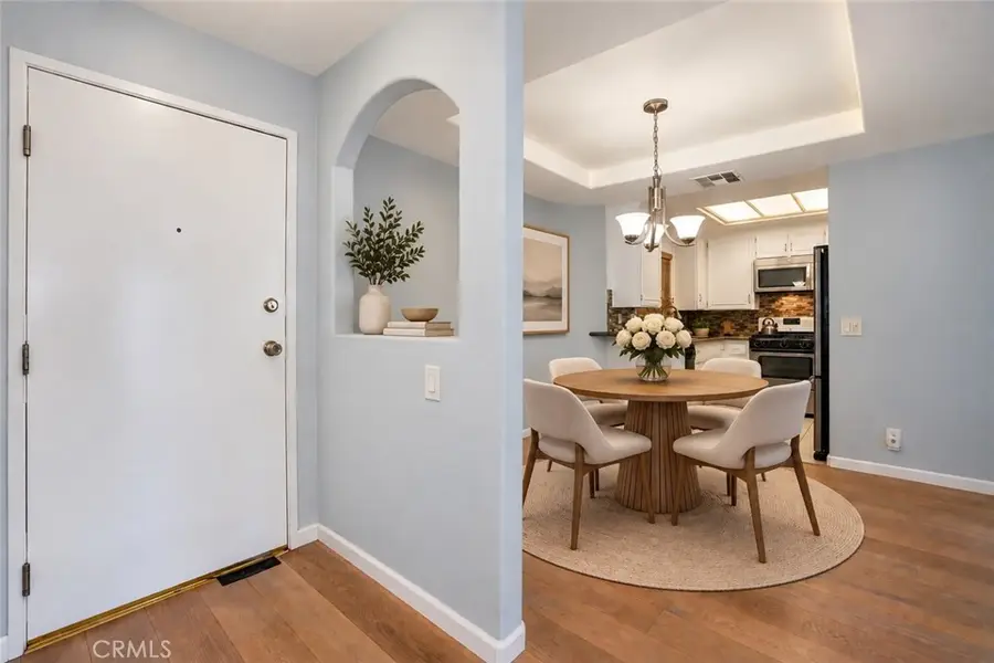 14415 Benefit Street #101, Sherman Oaks, CA 91423 - #3
