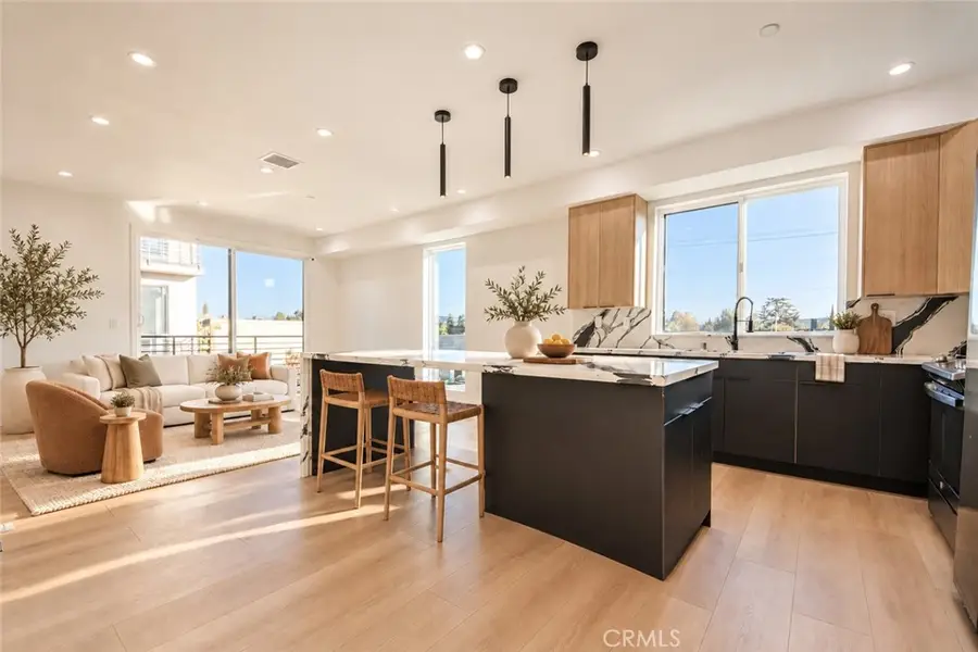 11730 Gilmore, North Hollywood, CA 91606 - #3