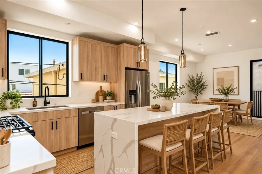 2204 Carmona, Los Angeles, CA 90016 - #2