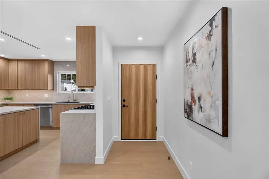 10211 Roscoe, Sun Valley, CA 91352 - #3