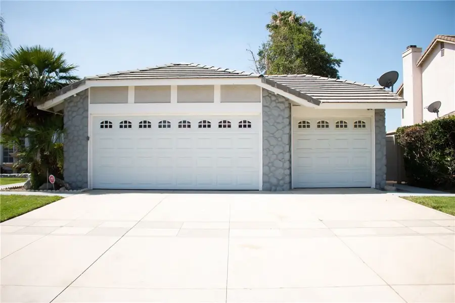 2147 W Fairview Drive, Rialto, CA 92377 - #3