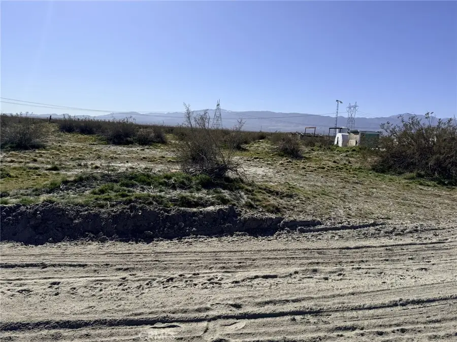 0 Holly St, Phelan, CA 92371 - #2