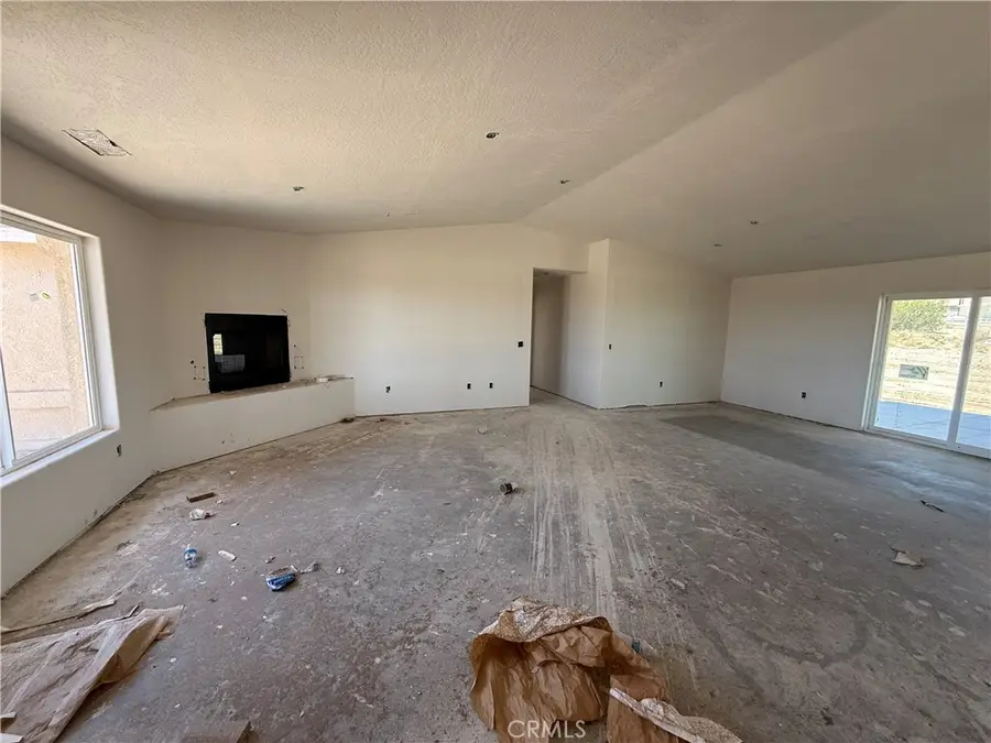 9570 Mescalero Road, Phelan, CA 92371 - Image #3