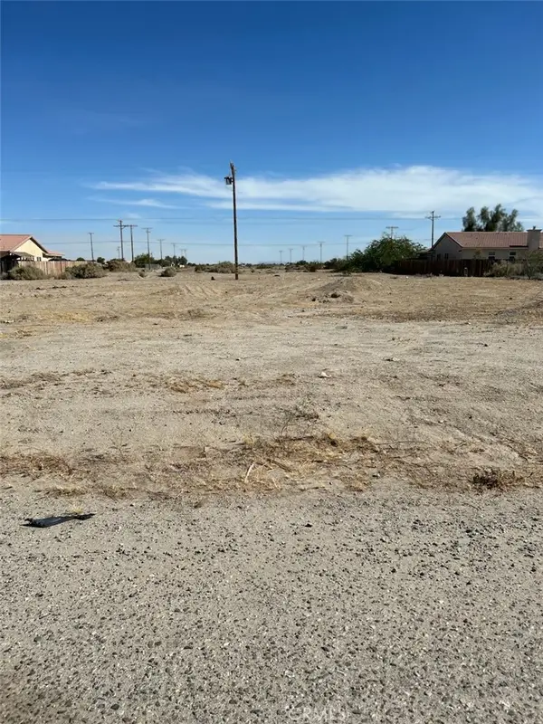 2045 Desert Circle, Thermal, CA 92274
