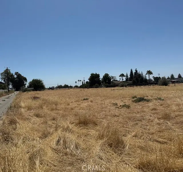 3207 N Valentine Avenue, Fresno, CA 93722 - #1