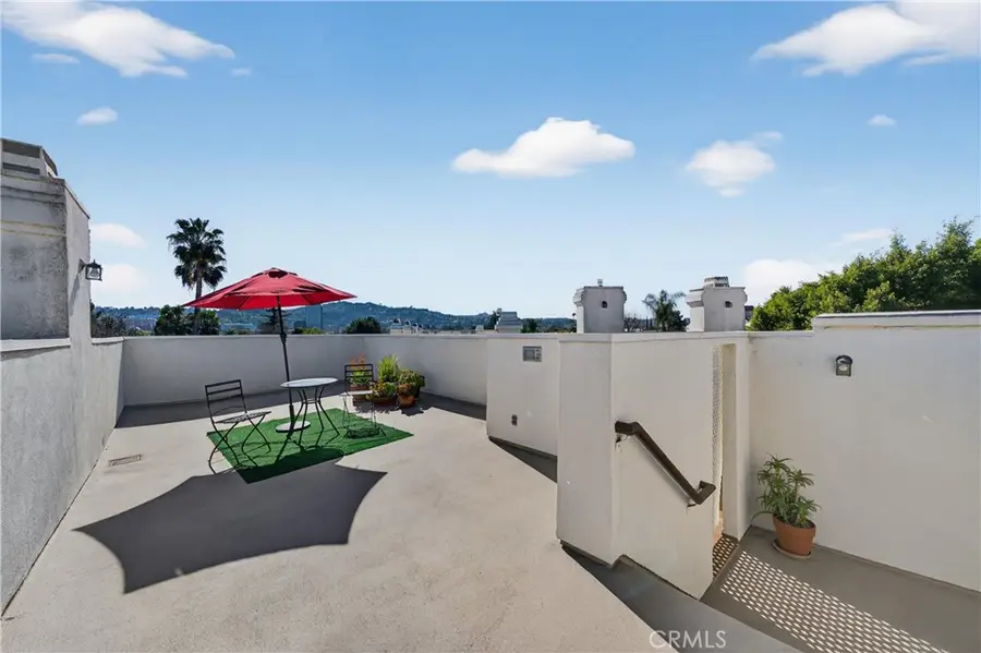 4464 Moorpark #104, Toluca Lake, CA 91602 - #2
