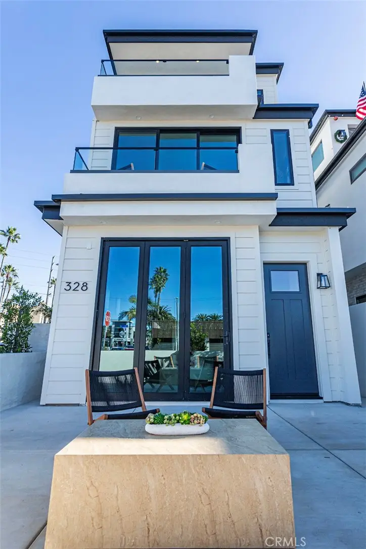 328 3rd, Huntington Beach, CA 92648 - #2