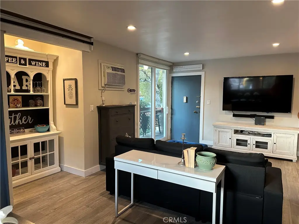 4255 W 5th #101, Los Angeles, CA 90020 - Image #1