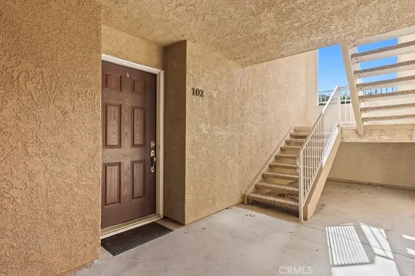 2320 Del Mar #102, Corona, CA 92882