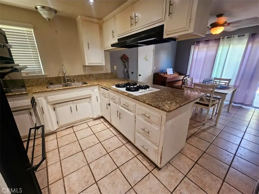 5975 Newcomb, San Bernardino, CA 92404 - #3