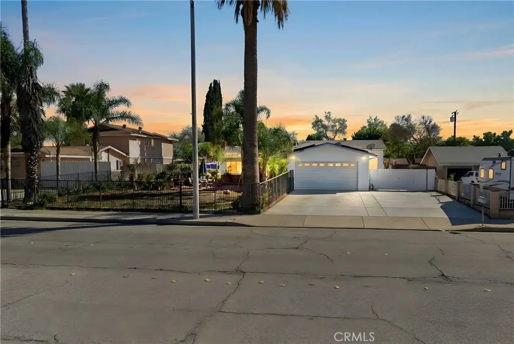 484 Philadelphia, Pomona, CA 91766 - #1
