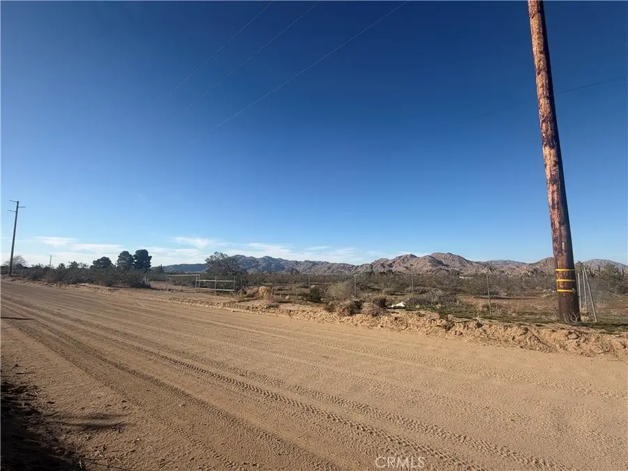 31020 Pawnee Road, Lucerne Valley, CA 92356 - #3