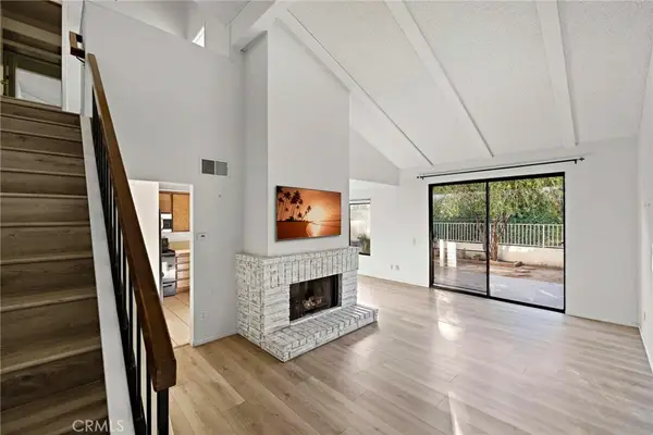 921 Creekside Dr, Fullerton, CA 92833