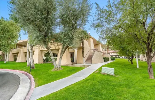 2812 N Auburn Court #202, Palm Springs, CA 92262