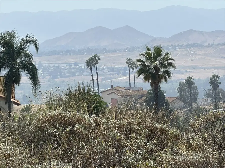 8385 Indian Knolls Circle, Jurupa Valley, CA 92509 - #2