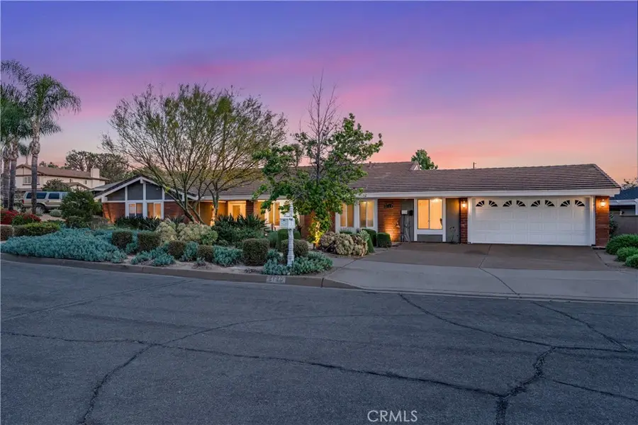 2120 Capuchin Way, Claremont, CA 91711 - #2