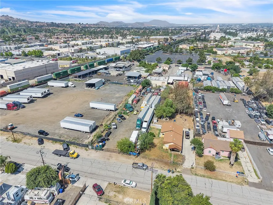 2350 S Artesia, San Bernardino, CA 92408 - #2