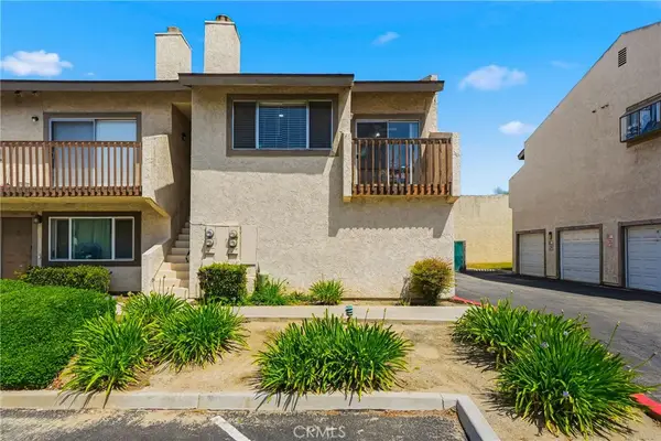 1251 S Meadow #120, Colton, CA 92324