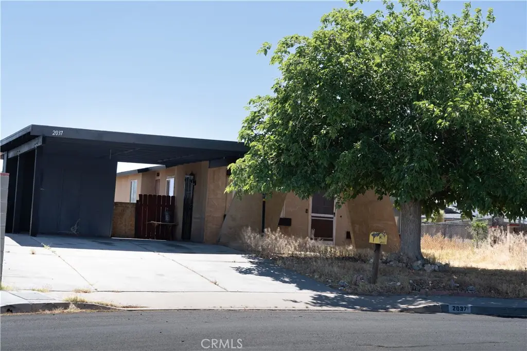 2037 Sequoia, Barstow, CA 92311 - #1