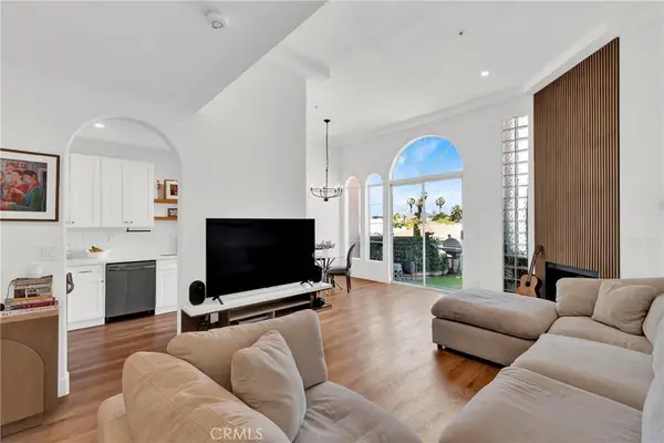4830 Elmwood Avenue #302, Los Angeles, CA 90004