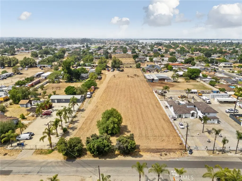 18438 Hawthorne, Bloomington, CA 92316 - #1
