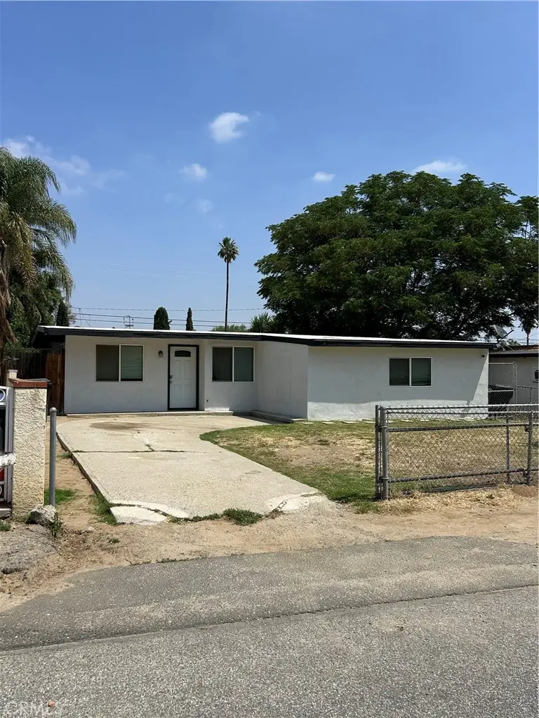 18522 7th, Bloomington, CA 92316 - #1