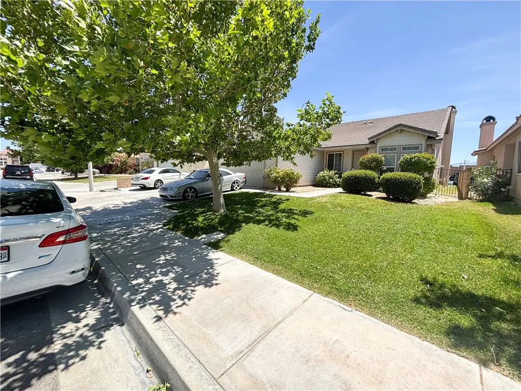4042 W Avenue J9, Lancaster, CA 93536 - #1