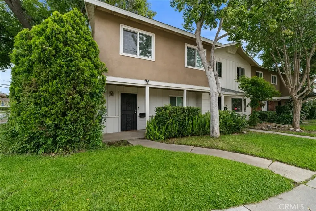 698 E 5th Street, Azusa, CA 91702 - #1