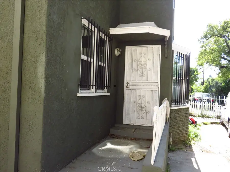 862 W 41st Street, Los Angeles, CA 90037 - #3