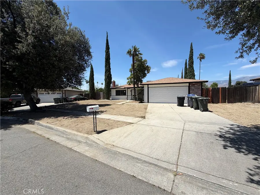 813 Doyle Avenue, Redlands, CA 92374 - #2