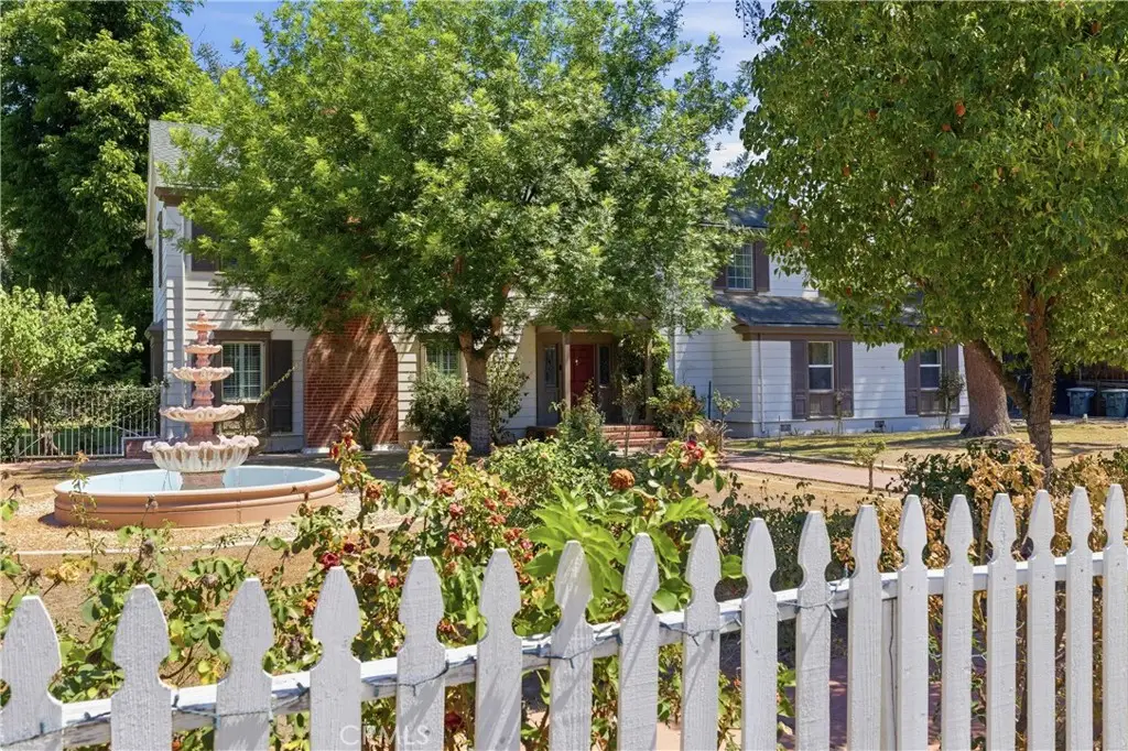 2132 Chester, Bakersfield, CA 93304 - #1