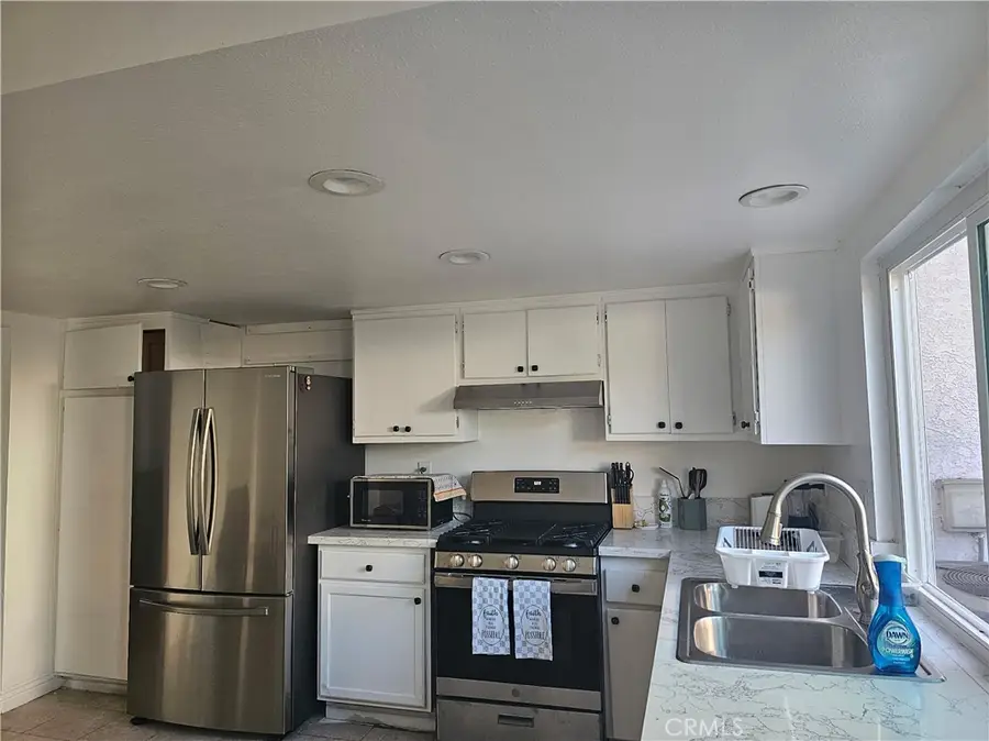 1386 E F, Ontario, CA 91764 - #3