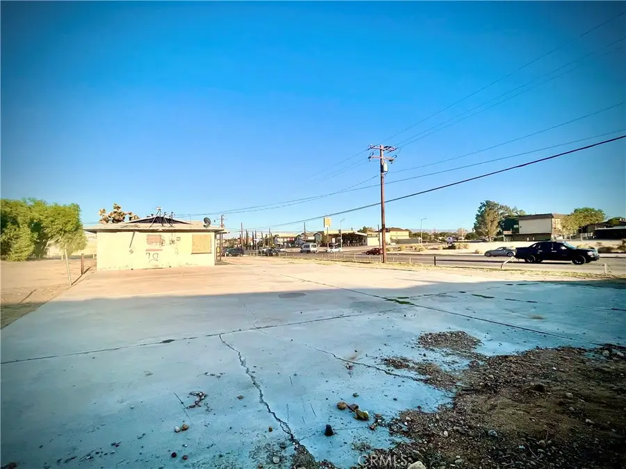 15720 Mojave Drive, Victorville, CA 92394 - #3