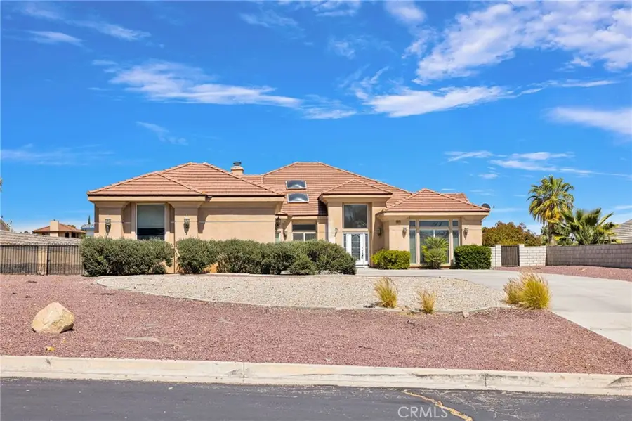 16233 Ridge View Drive, Apple Valley, CA 92307 - #2