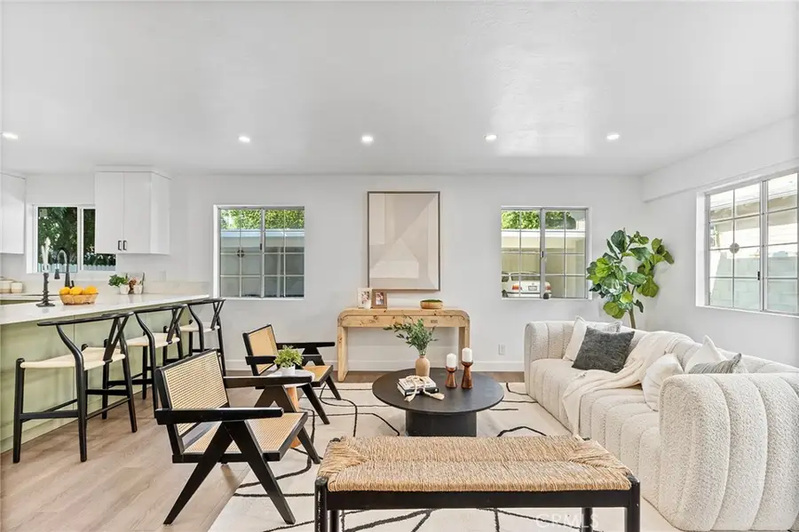 619 N Wilson Avenue #B, Pasadena, CA 91106 - #3