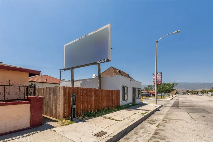 796 N Mount Vernon Avenue, San Bernardino, CA 92411 - #2