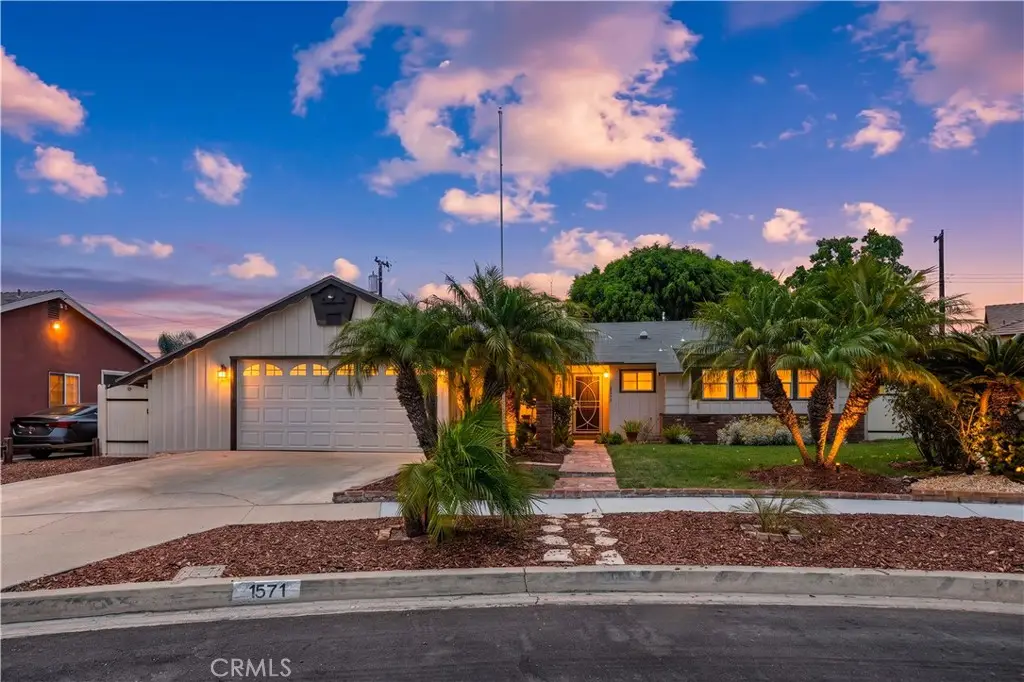 1571 W Pacific, Anaheim, CA 92802 - #1