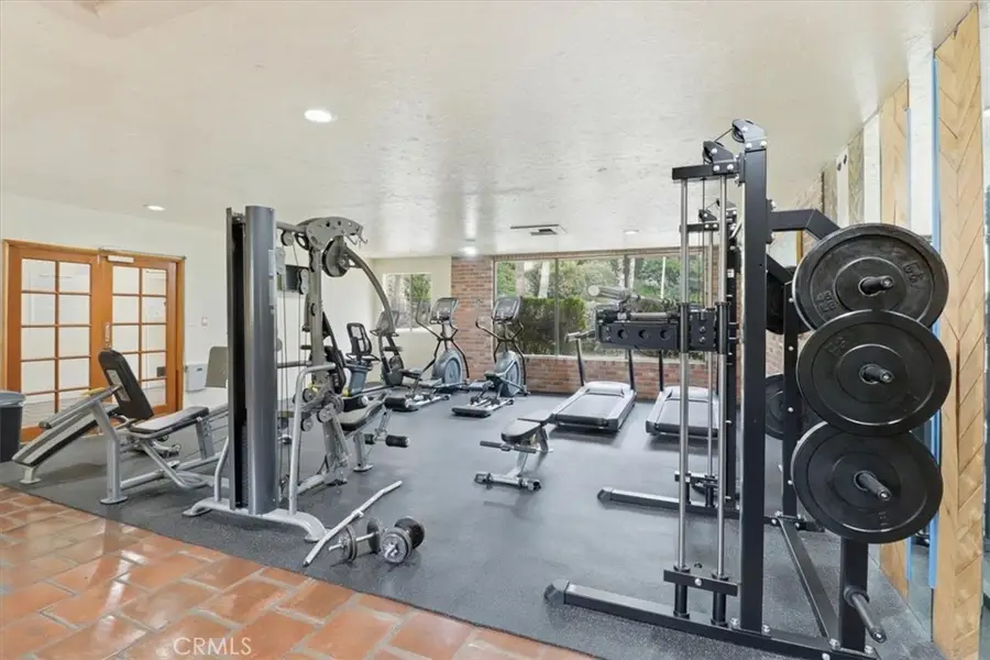 1517 E Garfield Ave #32, Glendale, CA 91205 - #3