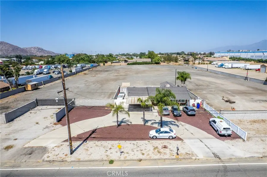 10674 Locust Avenue, Bloomington, CA 92316 - #2