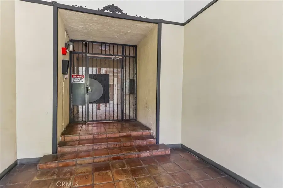 11507 Moorpark Street #305, Studio City, CA 91602 - #3
