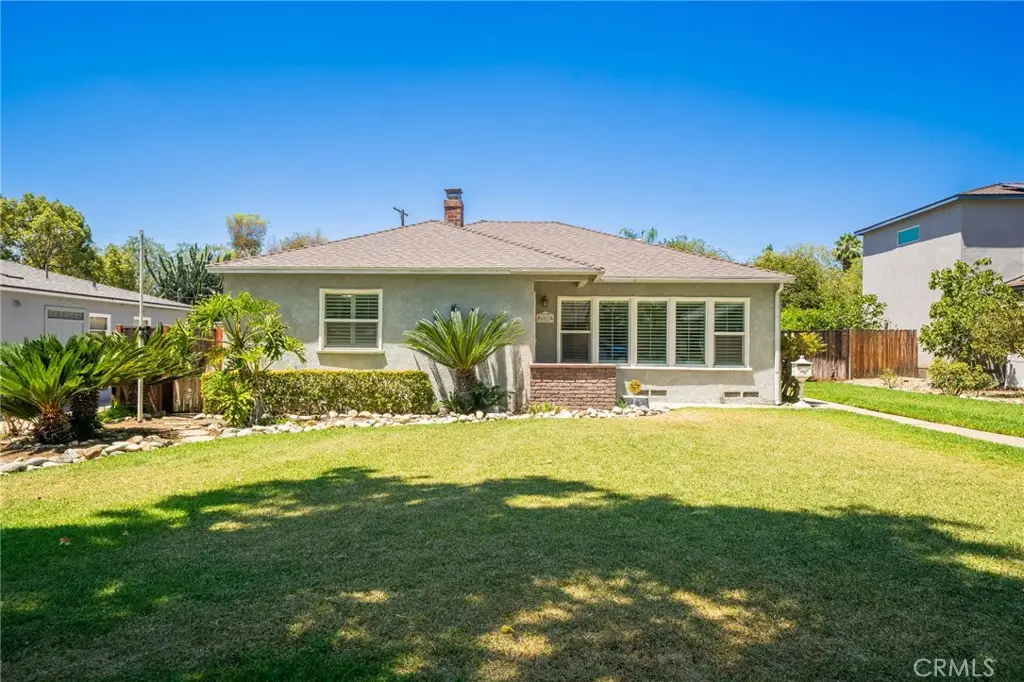 695 N Laurel Avenue, Upland, CA 91786 - #1