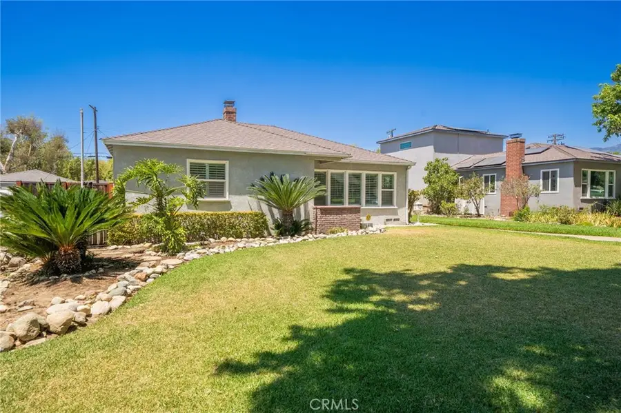 695 N Laurel Avenue, Upland, CA 91786 - #2