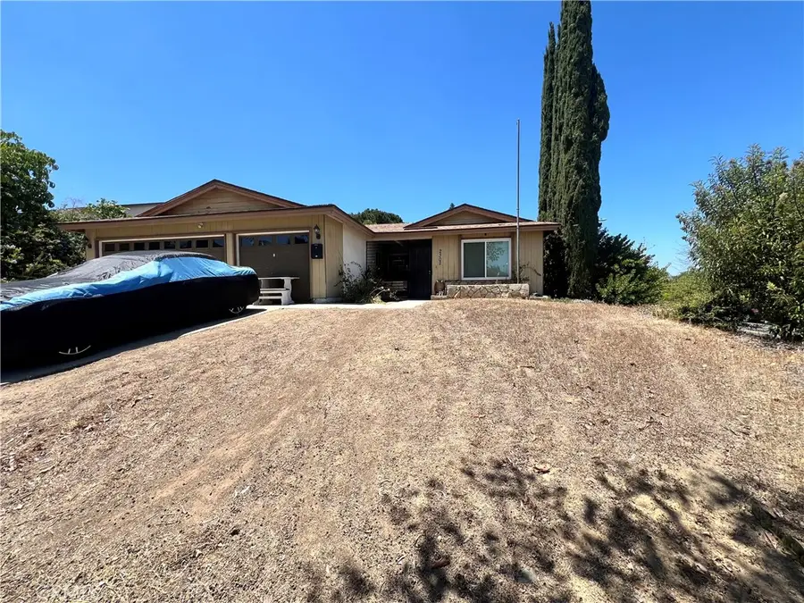 2302 Avenida Del, Corona, CA 92882 - #2