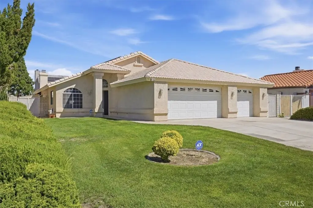 17980 Lakeview, Victorville, CA 92395 - #1